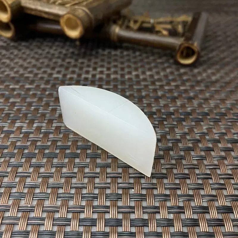 Natural Kunlun Jade Rough Nephrite Raw (20g,4.9X2.5X1.5cm)