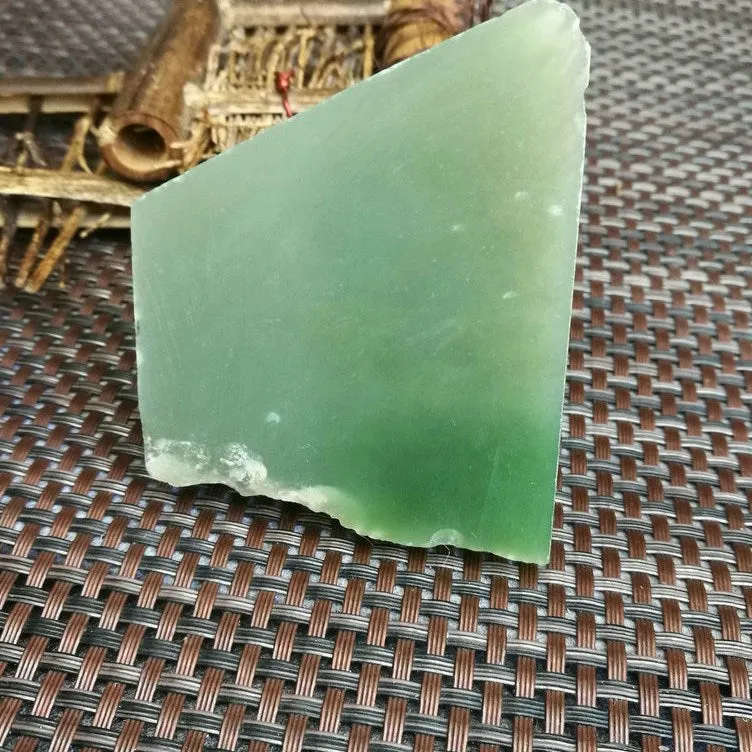 Natural Kunlun Jade Rough Nephrite Raw (214g,7X5.7X2.5cm)