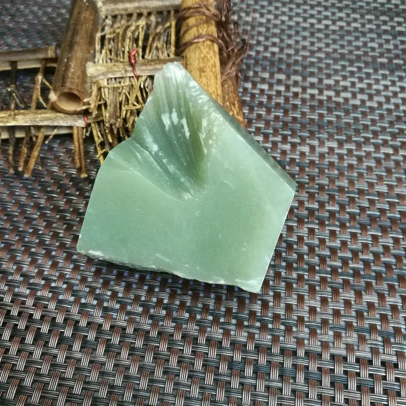 Natural Kunlun Jade Rough Nephrite Raw (214g,7X5.7X2.5cm)