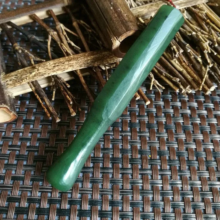 Natural Kunlun Jade Rough Nephrite Raw (25g,8.5X1.2cm)