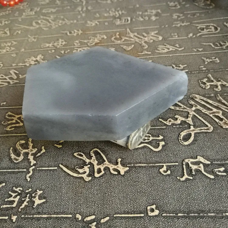 Natural Kunlun Jade Rough Nephrite Raw (279g, 9X8X1.6cm)