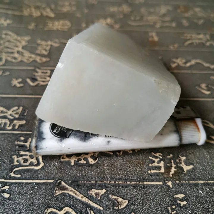 Natural Kunlun Jade Rough Nephrite Raw (280g, 7.3X5X4cm)