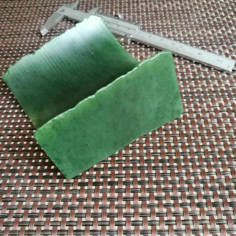 Natural Kunlun Jade Rough Nephrite Raw (307g, 8X8X4.5cm)