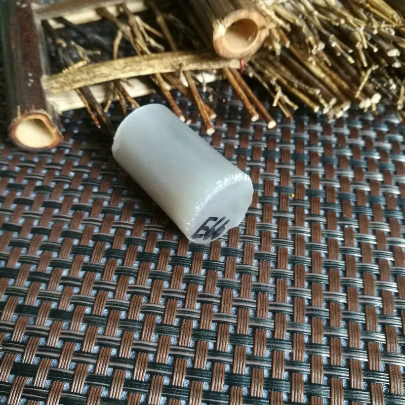 Natural Kunlun Jade Rough Nephrite Raw (30g,3.3X2cm)