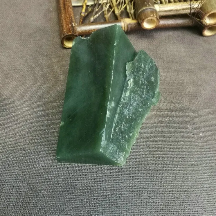 Natural Kunlun Jade Rough Nephrite Raw (313g,8X6.8X4.5cm)