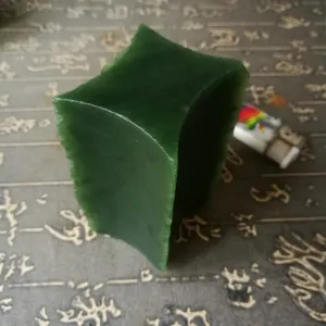 Natural Kunlun Jade Rough Nephrite Raw (330g,8.5X3.5X2.9cm)