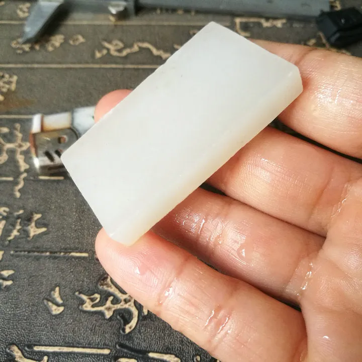 Natural Kunlun Jade Rough Nephrite Raw (33g, 4.9X2.9X0.8cm)