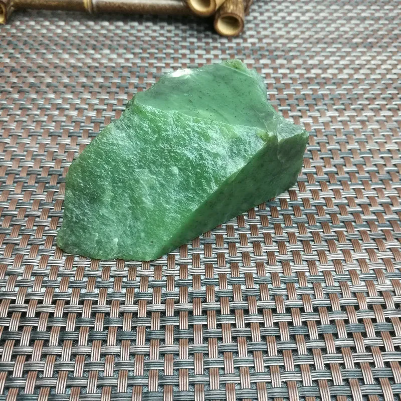 Natural Kunlun Jade Rough Nephrite Raw (341g,8.8X6.6X3.5cm)