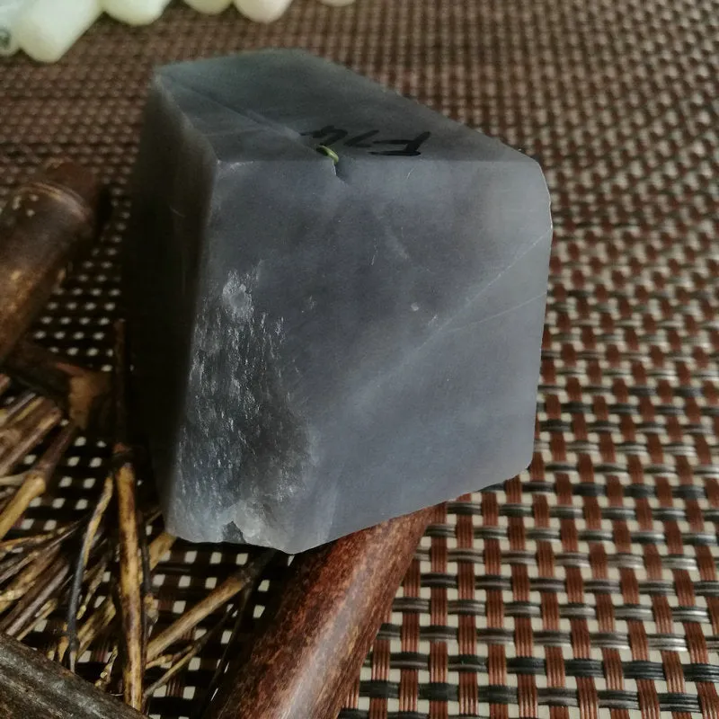 Natural Kunlun Jade Rough Nephrite Raw (392g, 8.5X4X3cm)