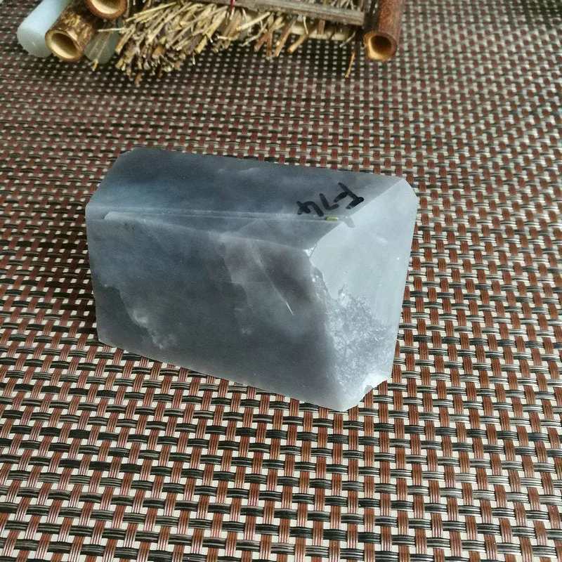 Natural Kunlun Jade Rough Nephrite Raw (392g, 8.5X4X3cm)