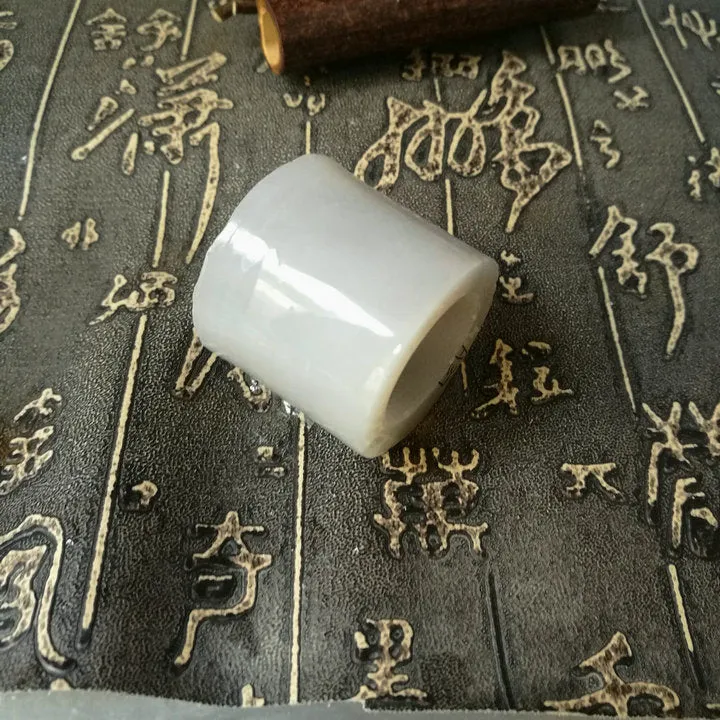 Natural Kunlun Jade Rough Nephrite Raw (42g, 3X3.3X2.2cm)