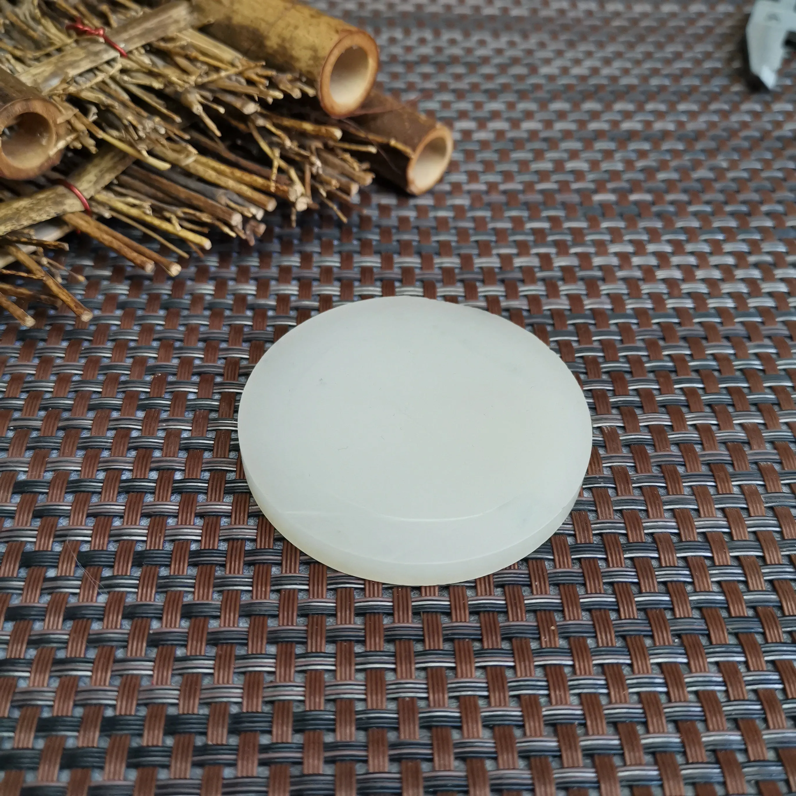 Natural Kunlun Jade Rough Nephrite Raw (47g,5.7X0.6cm)