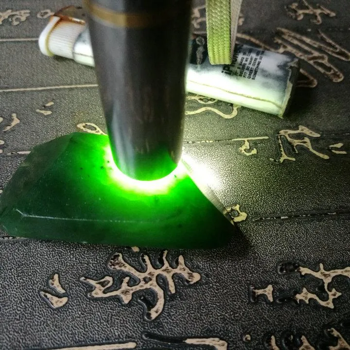 Natural Kunlun Jade Rough Nephrite Raw (54g, 4.5X3X1.5cm)
