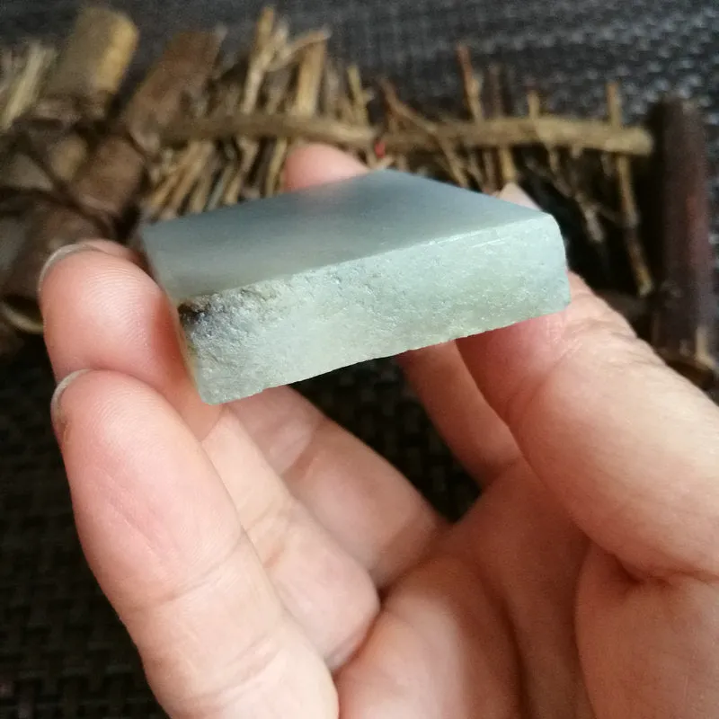 Natural Kunlun Jade Rough Nephrite Raw (54g,5.2X3.8cm)