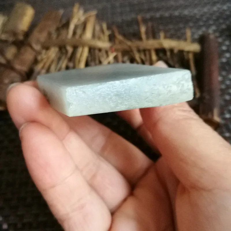Natural Kunlun Jade Rough Nephrite Raw (54g,5.2X3.8cm)