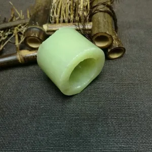 Natural Kunlun Jade Rough Nephrite Raw (61g, 3.9x2.9cm)