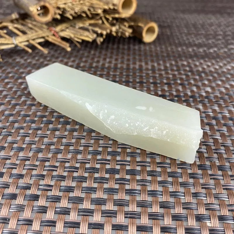 Natural Kunlun Jade Rough Nephrite Raw (64g,8.2X1.4X1.9cm)