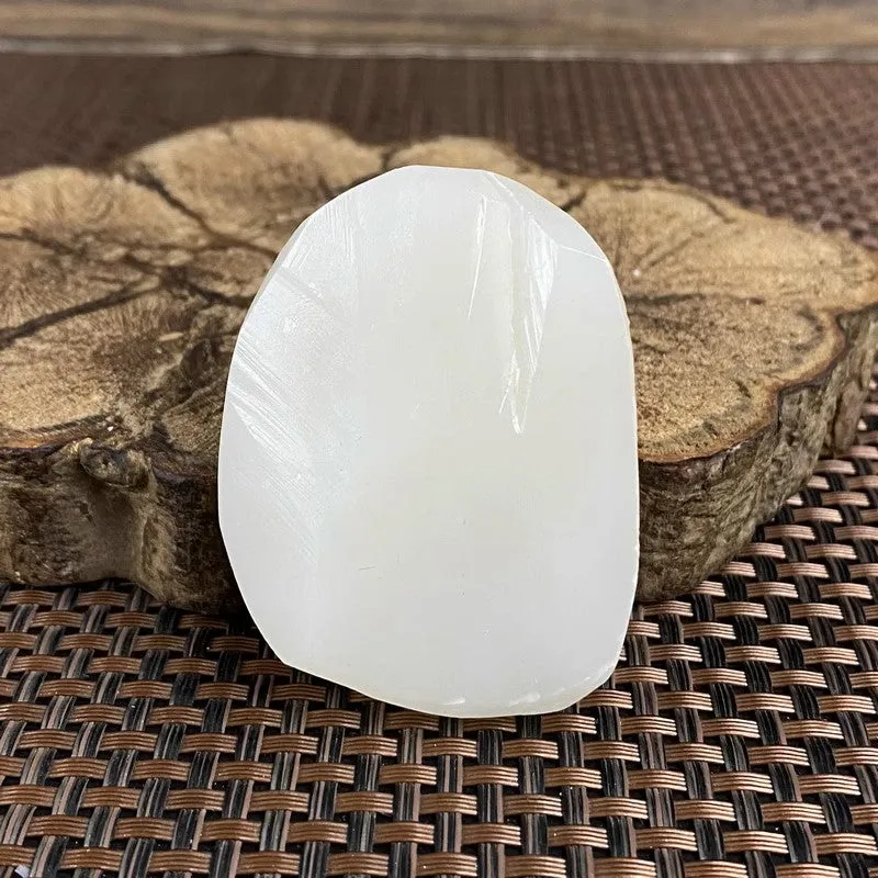Natural Kunlun Jade Rough Nephrite Raw (65g,5.5X4.2X1.3cm)