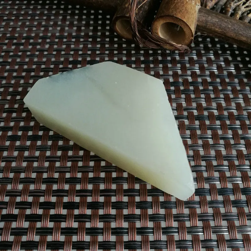 Natural Kunlun Jade Rough Nephrite Raw (67g, 6.2X3X1.6cm)