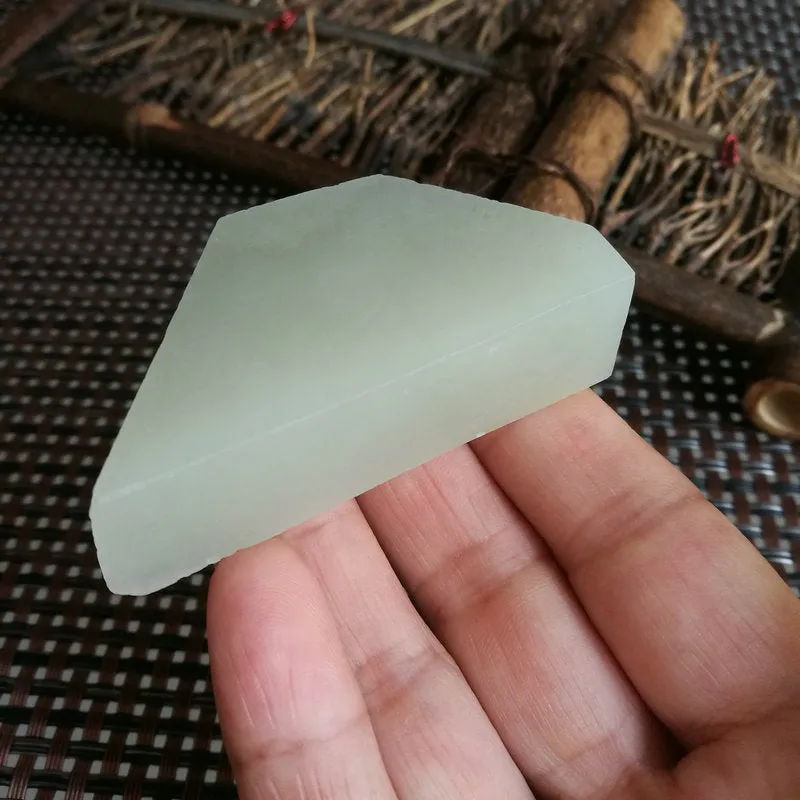 Natural Kunlun Jade Rough Nephrite Raw (67g, 6.2X3X1.6cm)