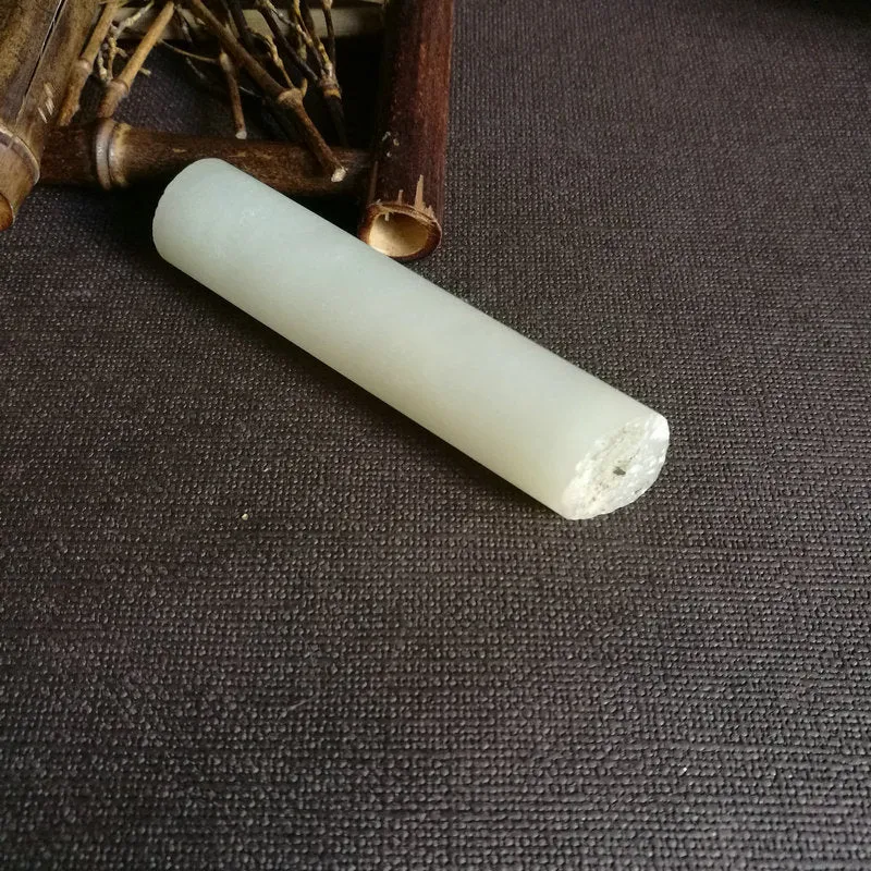 Natural Kunlun Jade Rough Nephrite Raw (67g,7.7X1.9cm)