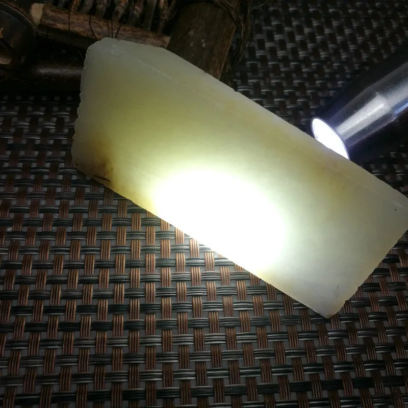 Natural Kunlun Jade Rough Nephrite Raw (69g, 8.5X4X1.1cm)