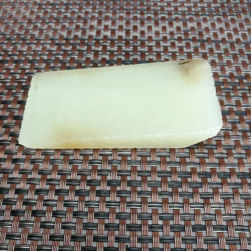 Natural Kunlun Jade Rough Nephrite Raw (69g, 8.5X4X1.1cm)