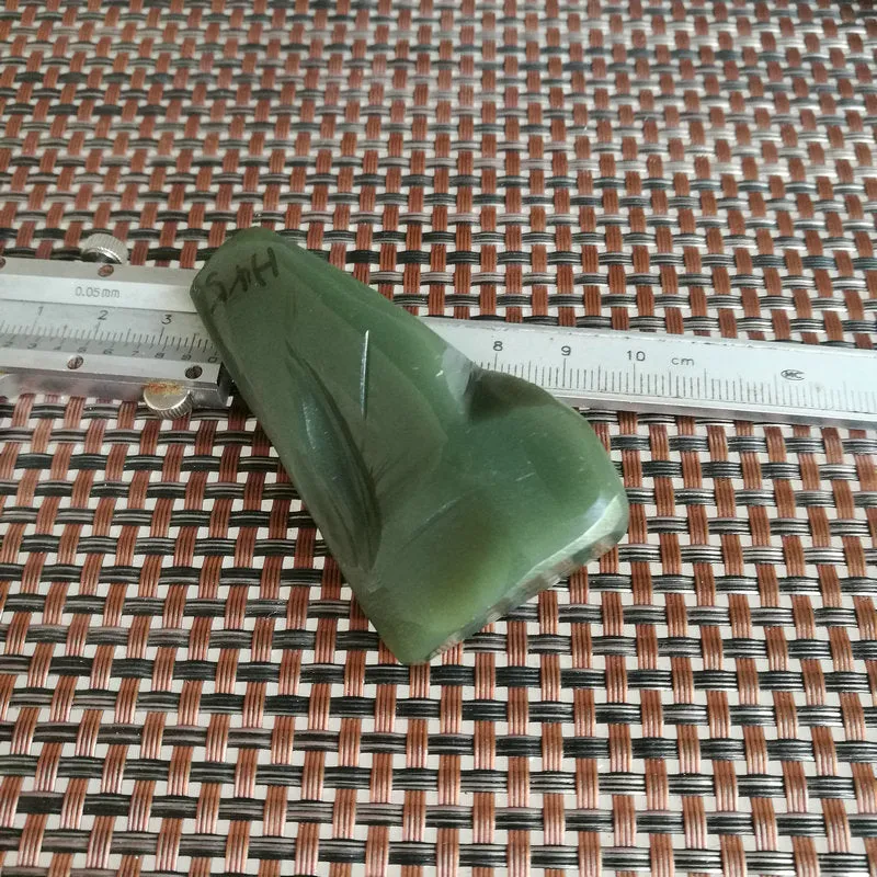 Natural Kunlun Jade Rough Nephrite Raw (71g, 6.3X3.3X1.6cm)