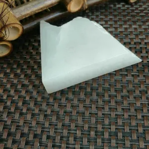 Natural Kunlun Jade Rough Nephrite Raw (7.1X5.7X1.7cm)