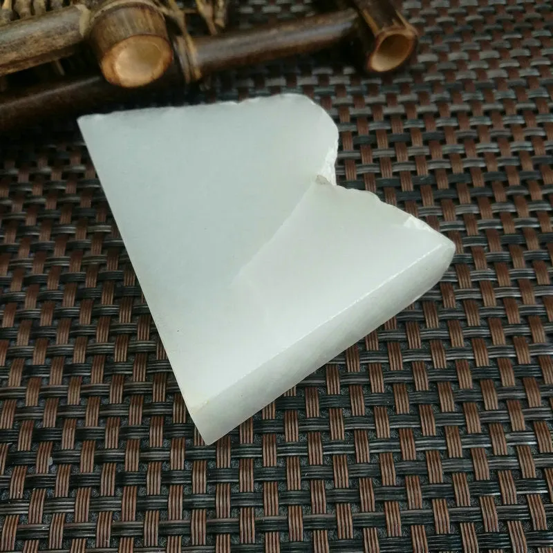 Natural Kunlun Jade Rough Nephrite Raw (7.1X5.7X1.7cm)