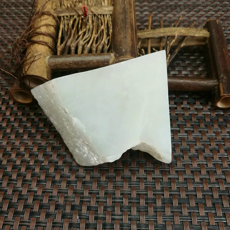 Natural Kunlun Jade Rough Nephrite Raw (7.1X5.7X1.7cm)