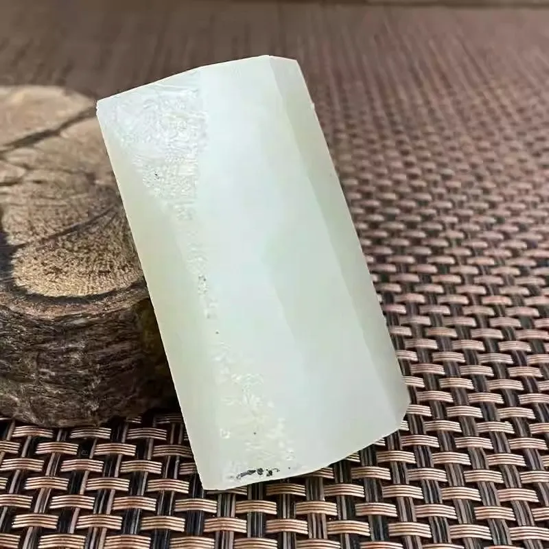 Natural Kunlun Jade Rough Nephrite Raw (78g,5.7X3.5X1.6cm)