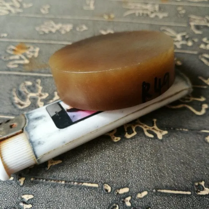 Natural Kunlun Jade Rough Nephrite Raw (83g, 4.9X1.4cm)