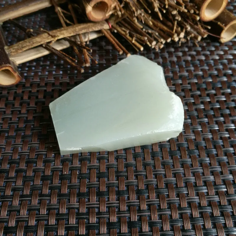 Natural Kunlun Jade Rough Nephrite Raw (84g,6X5X1.5cm)