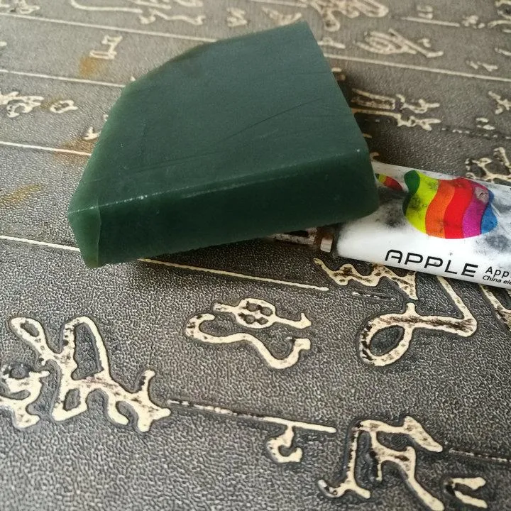Natural Kunlun Jade Rough Nephrite Raw (85g, 6.5X4.5X1cm)