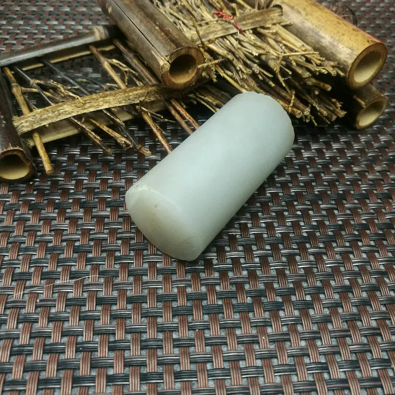 Natural Kunlun Jade Rough Nephrite Raw (85g,5.4X2.7cm)