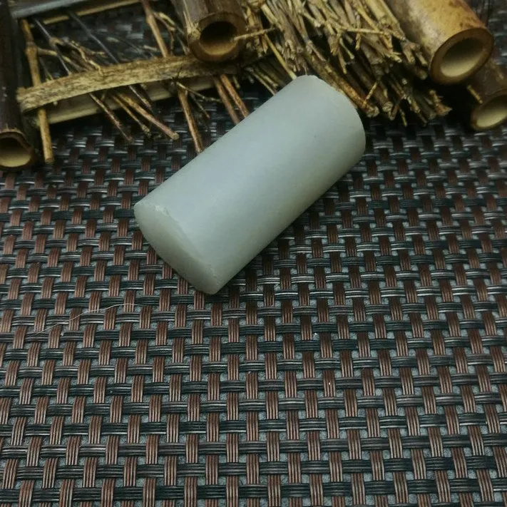 Natural Kunlun Jade Rough Nephrite Raw (85g,5.4X2.7cm)