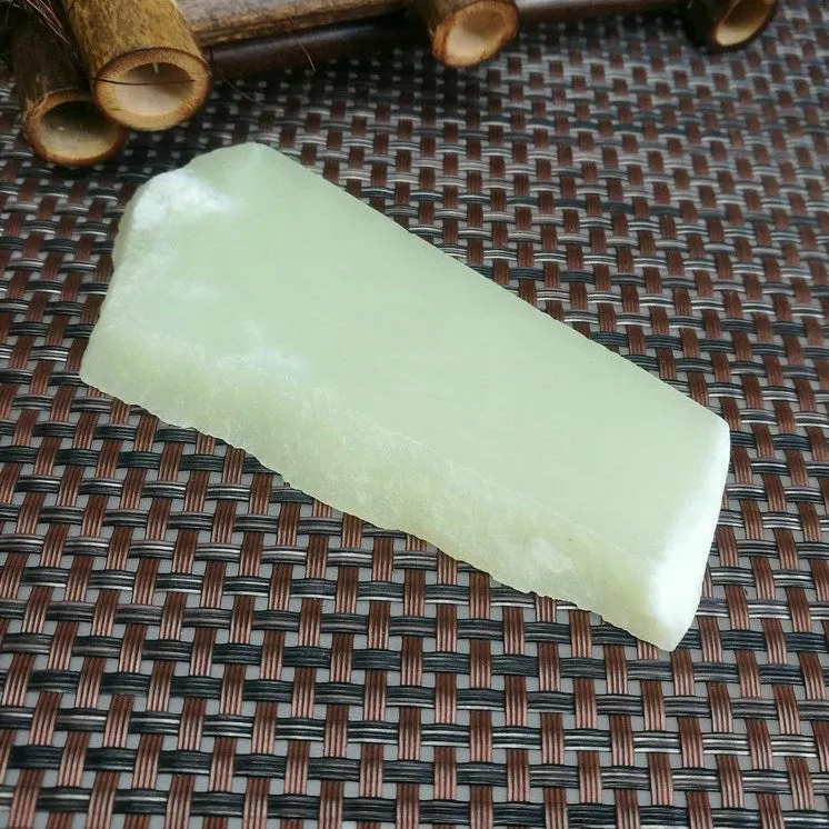 Natural Kunlun Jade Rough Nephrite Raw (89g,9X4.5X0.9cm)