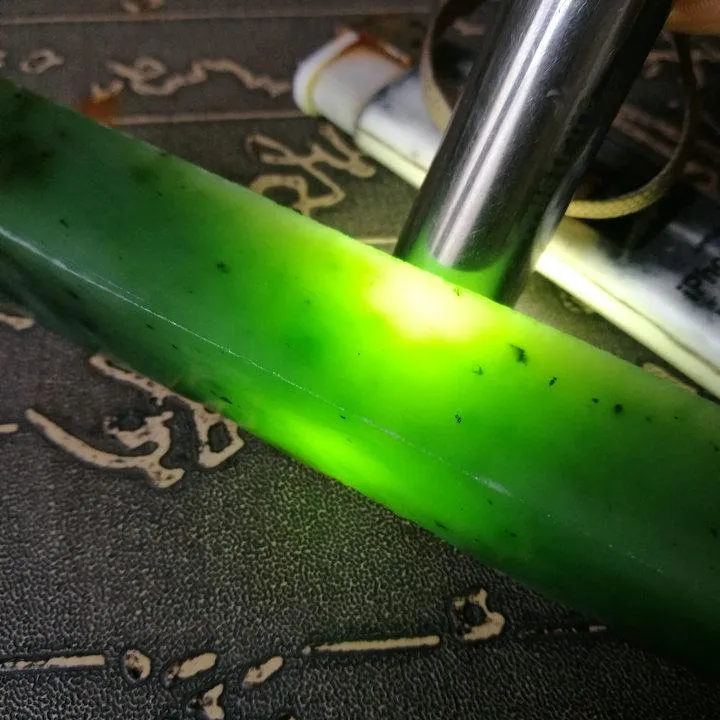 Natural Kunlun Jade Rough Nephrite Raw (93g, 10.5X1.9X1.4cm)