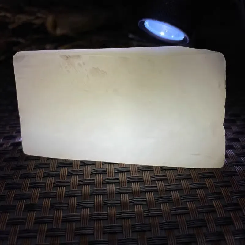 Natural Kunlun Jade Rough Nephrite Raw (95g,7.0X3.6X1.8cm)