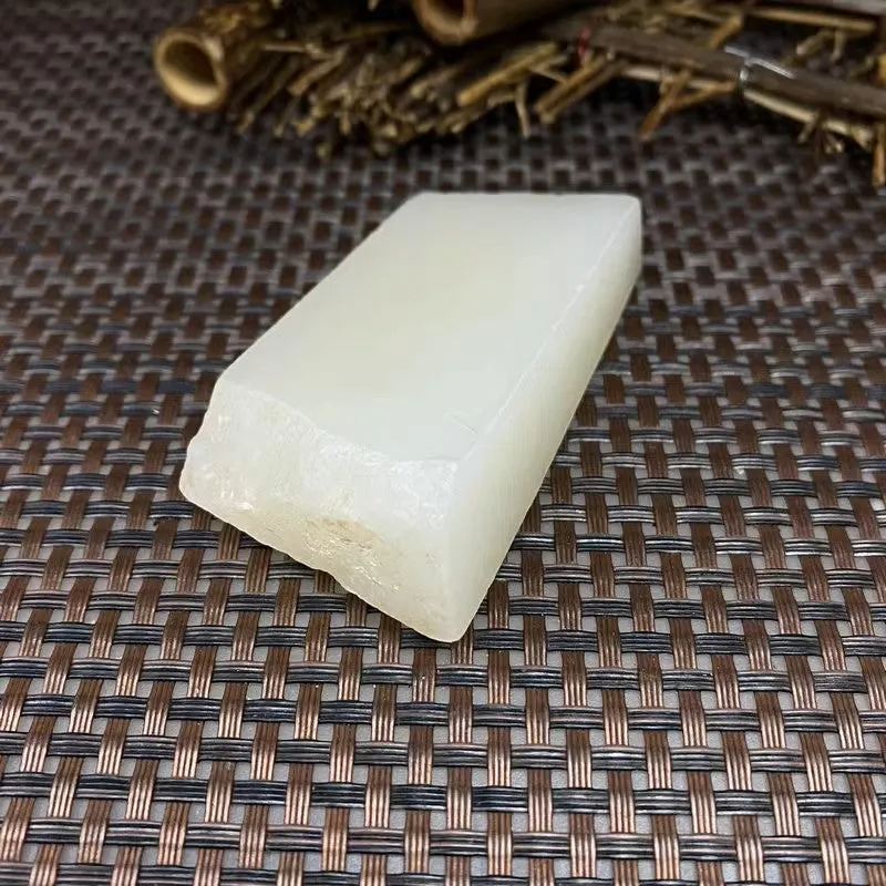 Natural Kunlun Jade Rough Nephrite Raw (95g,7.0X3.6X1.8cm)