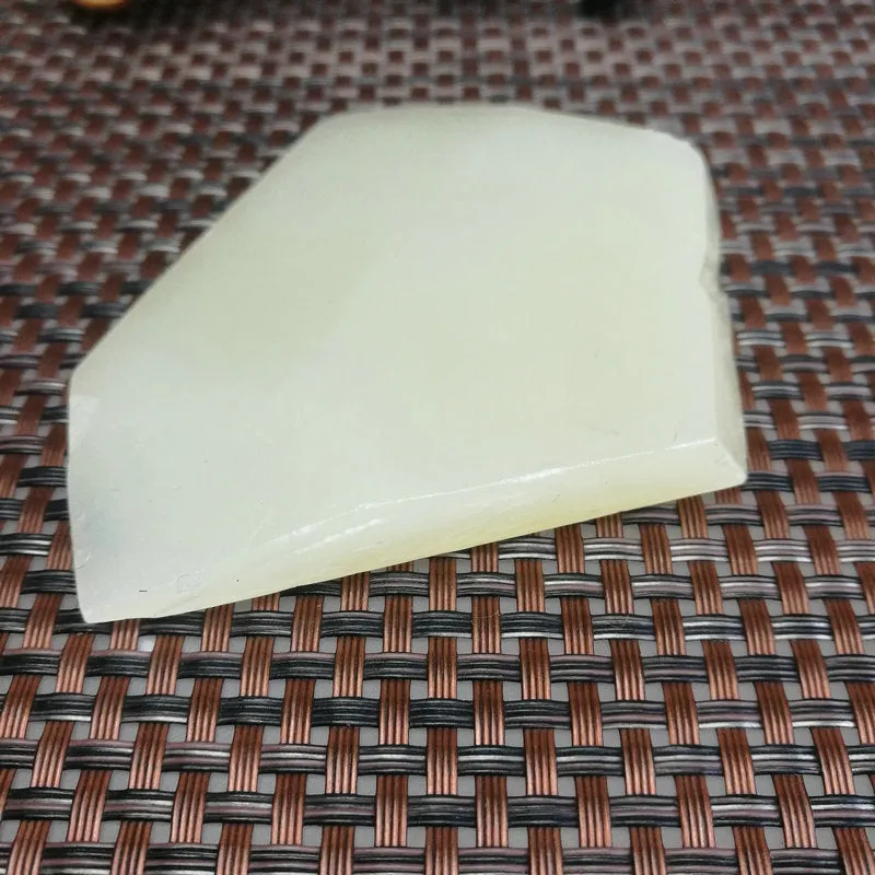 Natural Kunlun Jade Rough Nephrite Raw (97g,8X6.5X1cm)
