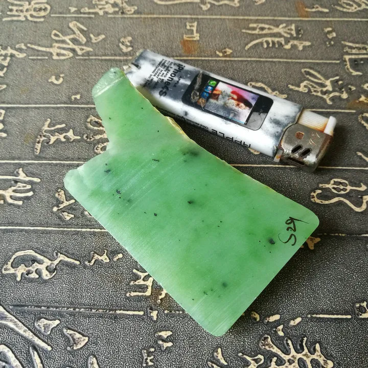 Natural Siberian Jade Rough Nephrite Raw (112g, 8.7X4X1.7X0.8cm)