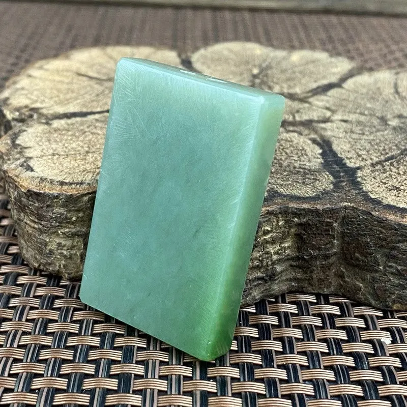 Natural Siberian Jade Rough Nephrite Raw (35g, 3.1X4.7X0.8cm)
