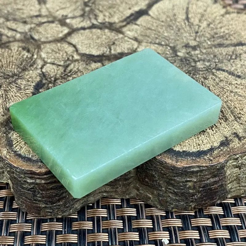 Natural Siberian Jade Rough Nephrite Raw (35g, 3.1X4.7X0.8cm)