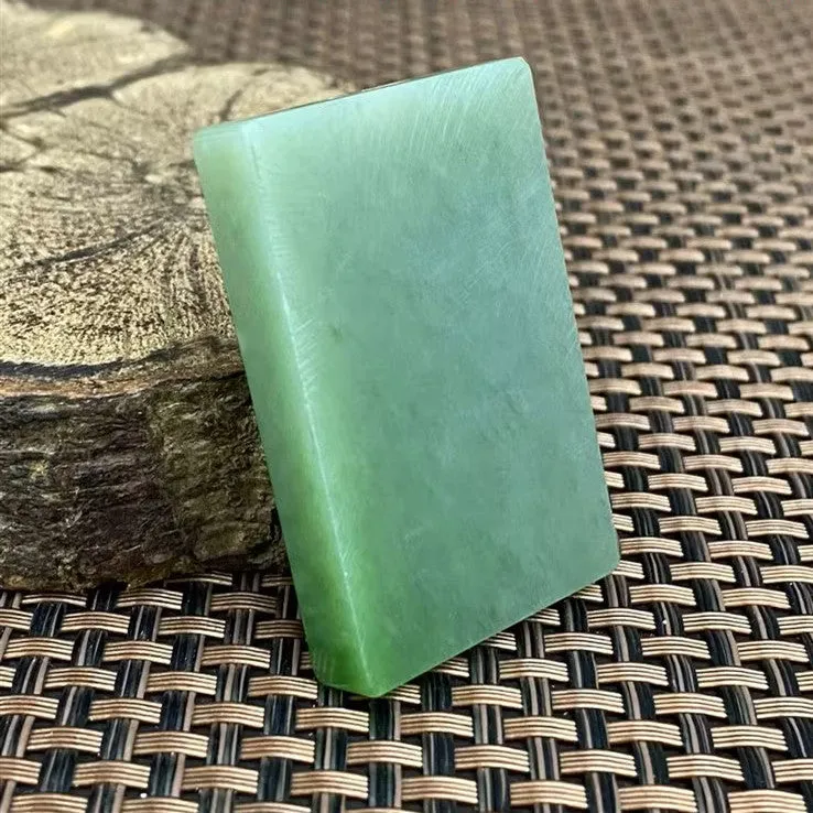 Natural Siberian Jade Rough Nephrite Raw (35g, 3.1X4.7X0.8cm)
