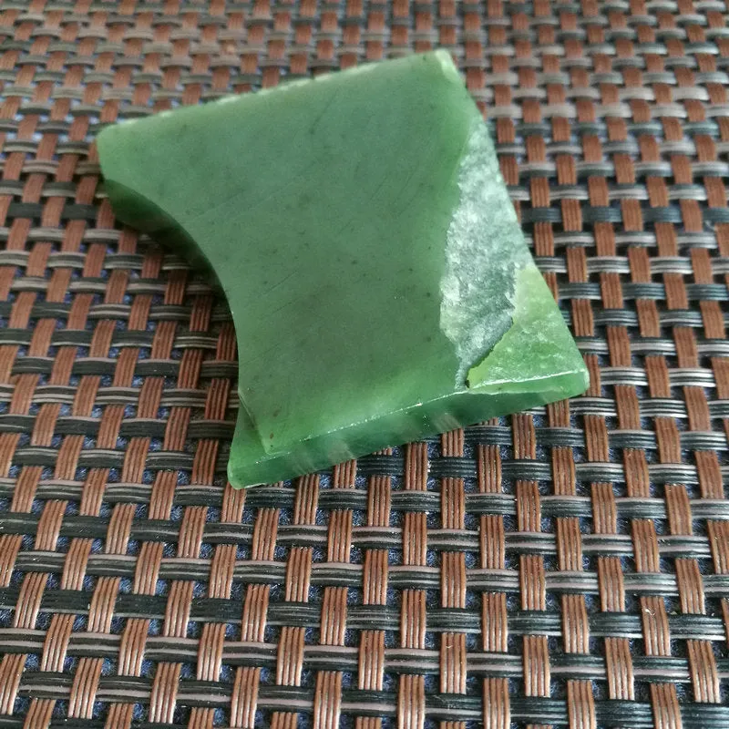 Natural Siberian Jade Rough Nephrite Raw (63g,5.3X4X1cm)