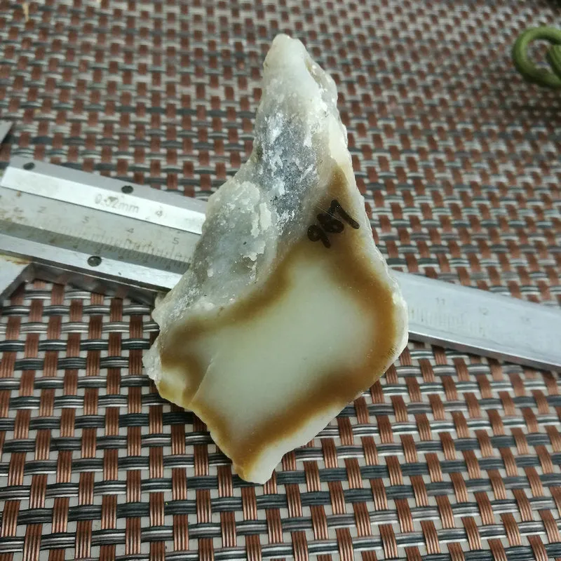 Natural Siberian Jade Rough Nephrite Raw (81g, 4.3x2.6x2.5cm)