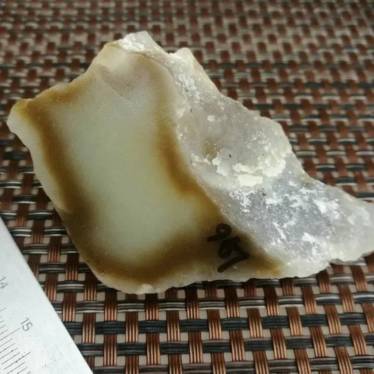 Natural Siberian Jade Rough Nephrite Raw (81g, 4.3x2.6x2.5cm)