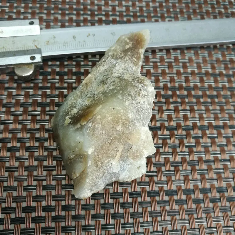 Natural Siberian Jade Rough Nephrite Raw (81g, 4.3x2.6x2.5cm)
